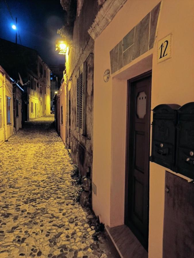 La Casa Di Maya Сассари Экстерьер фото